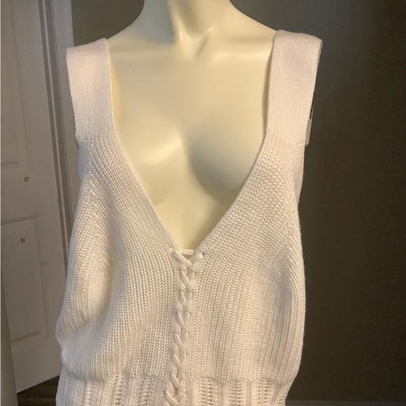 Jolie&Joy:Sweater Top NWOT
Size 1X 100%Acrylic - Picture 3 of 6